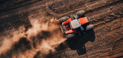 5_Tractor_working_in_the_field_unspla_9ac69d1c-9169-4304-89d1-d42671c5dcfe